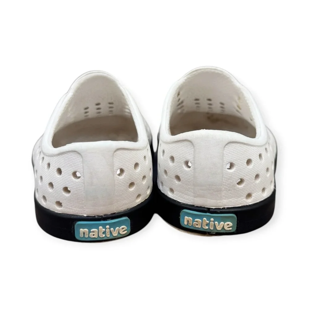 Native Jefferson Kids Shoes C5 White Black Slip On Water Sneakers
